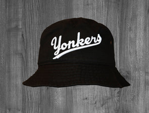 YONKERS BUCKET HAT.  BLACK / WHITE